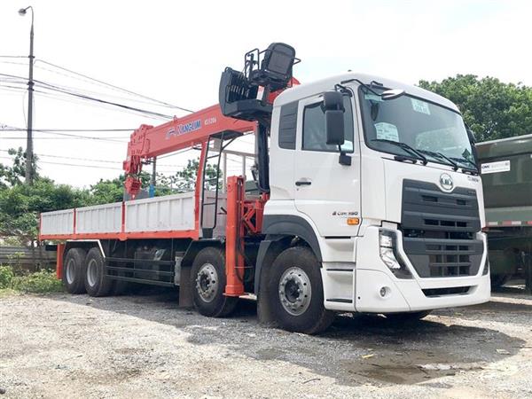 UD Trucks 4 chân gắn cẩu tự hành 15 tấn Kanglim KS5206
